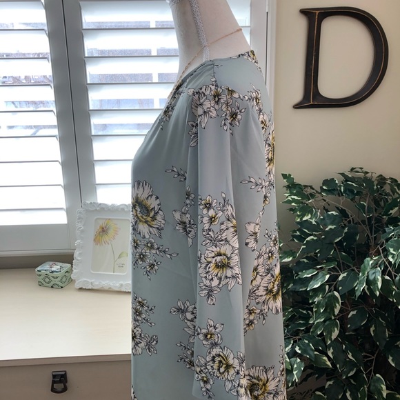 Maurices long sleeve floral blouse - Picture 4 of 8